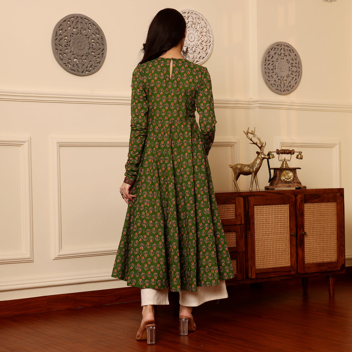 Sabrina Green Kalidar kurta