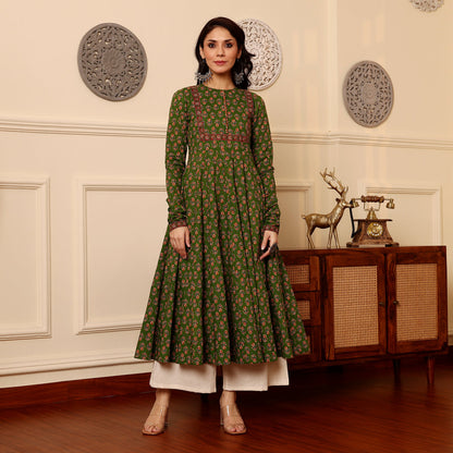 Sabrina Green Kalidar  kurta