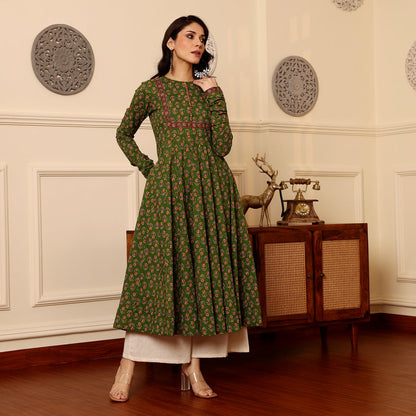 Sabrina Green Kalidar  kurta