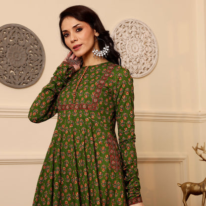 Sabrina Green Kalidar  kurta
