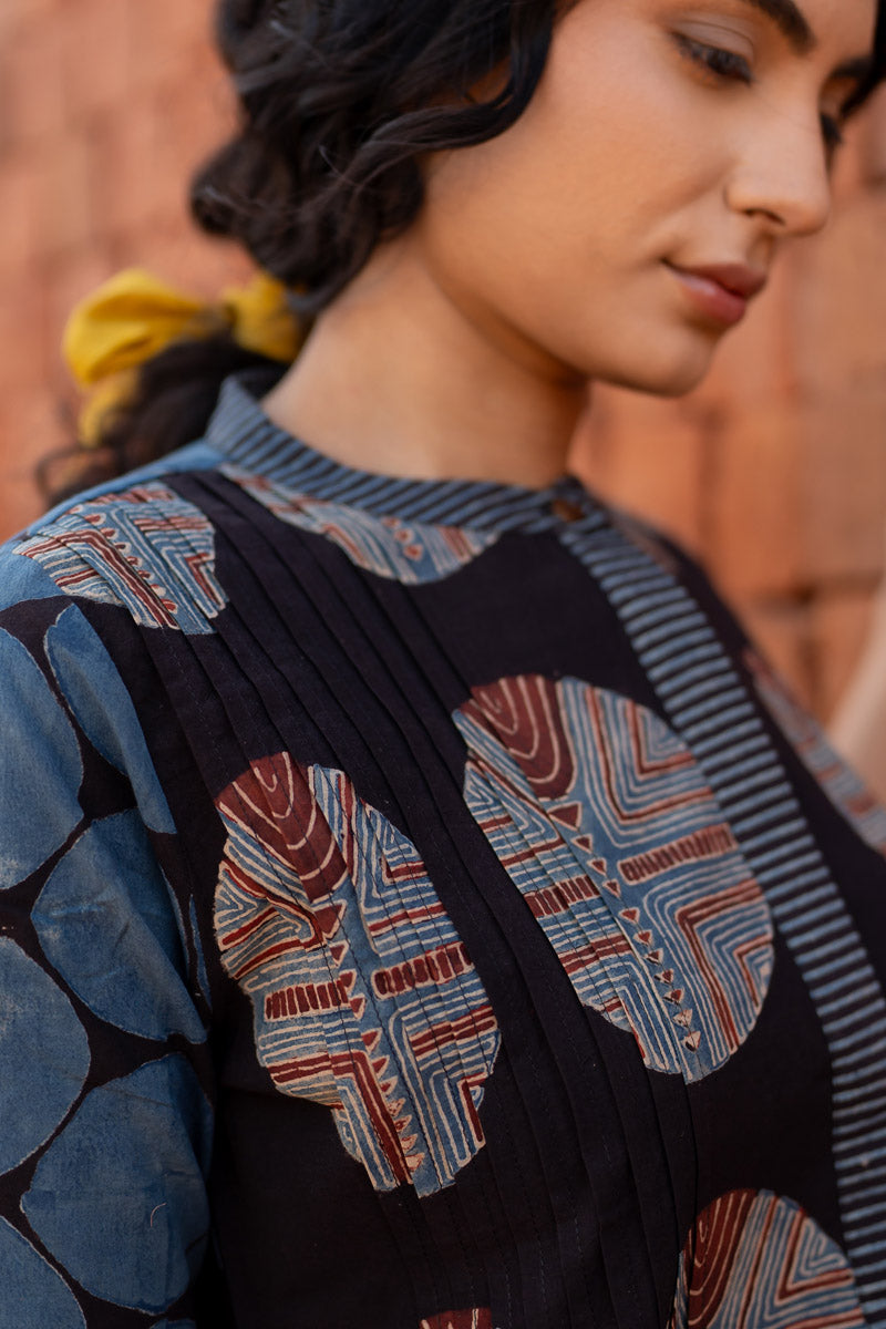 Pintuck Kurta - Black & Indigo