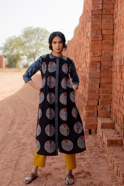 Pintuck Kurta - Black & Indigo