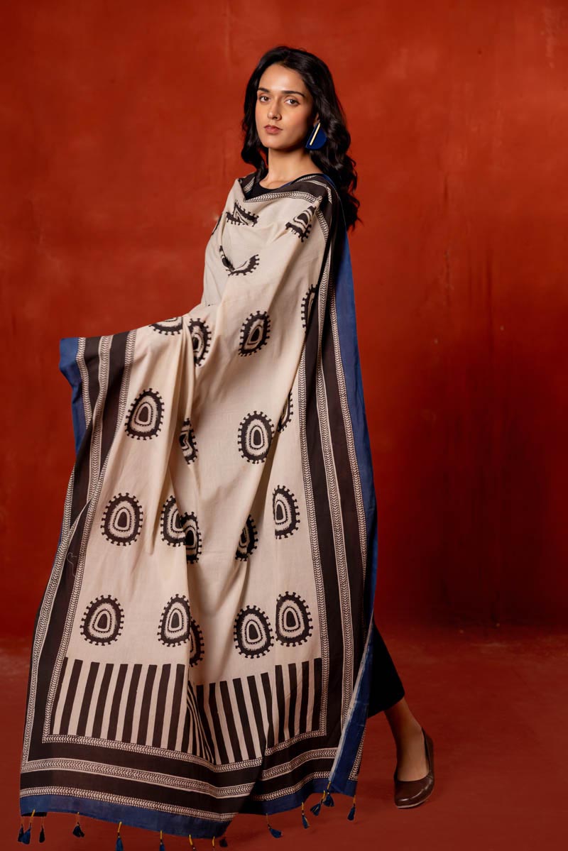 Set of 3 - Kurta, Dupatta & Pants - Asa 09