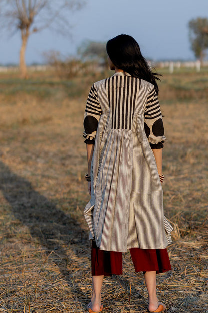 Side Pleat Kurta - Neer