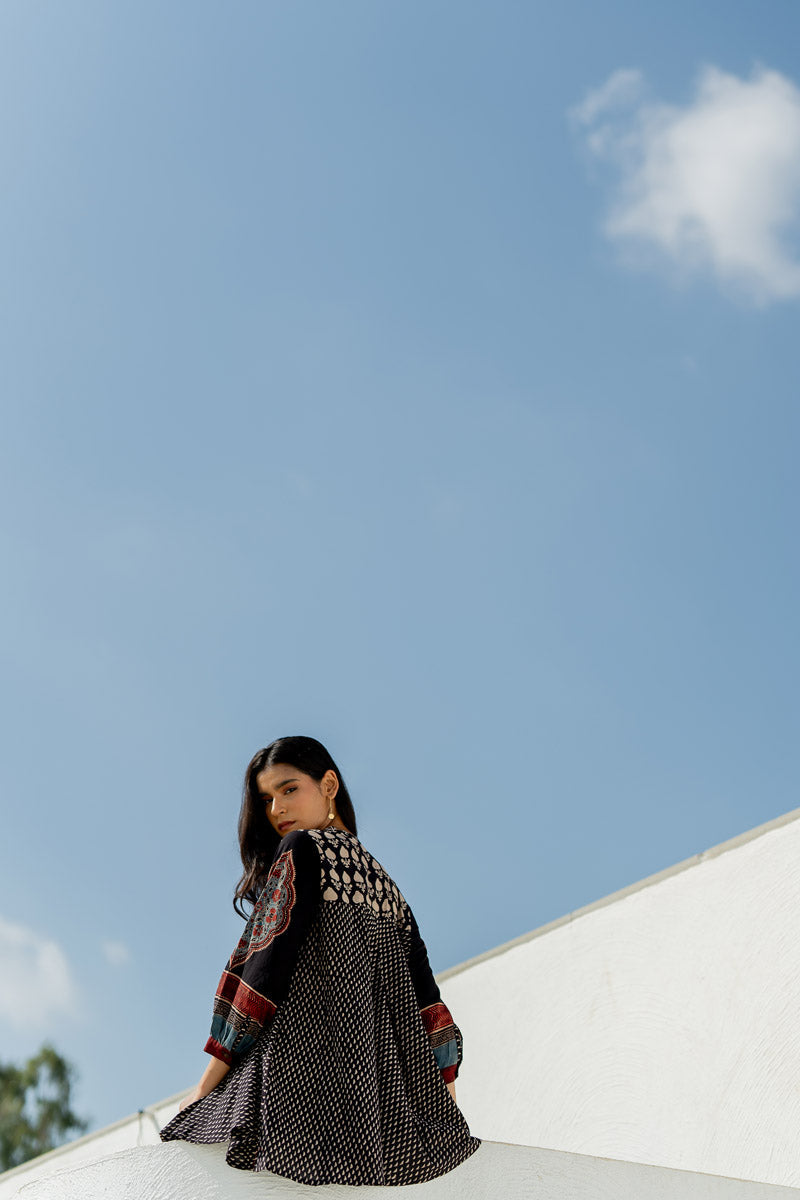 Bias Tunic - Baani Black