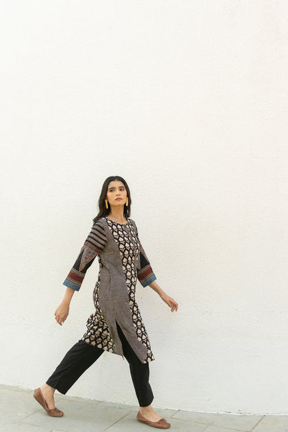 Panelled Kurta - Ark Black