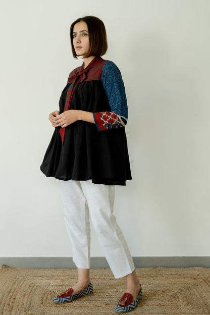 Swirl Around Top - Black